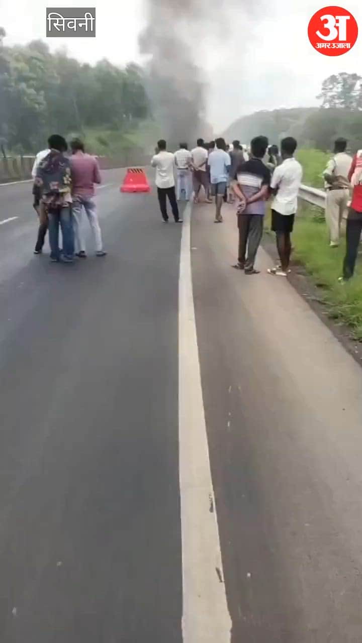 Seoni: Police vehicle overturns while responding to a report of a truck fire; several police personnel