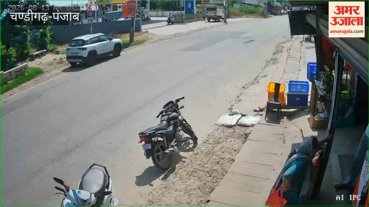Speeding bus collides with two vehicles