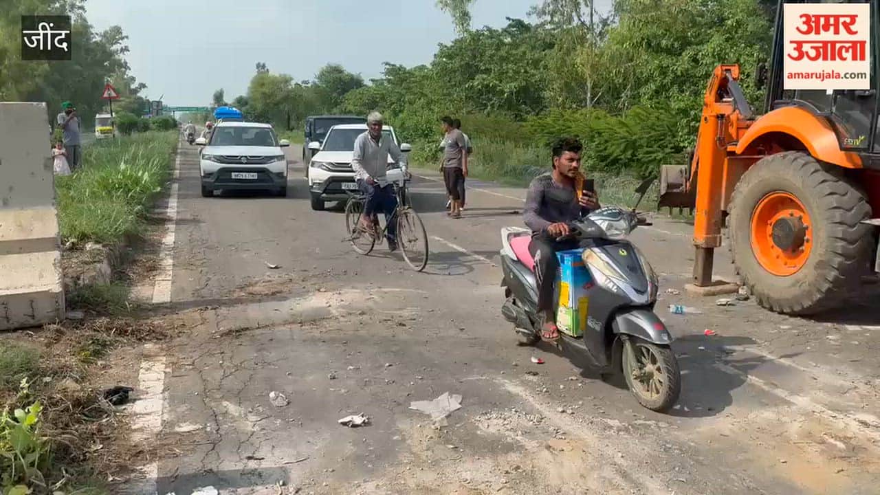 Barricading removed from one side of the Singhwala-Khanauri border; one lane of the highway opened.