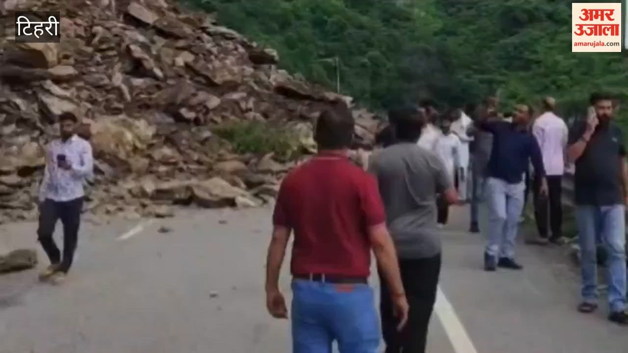 VIDEO: Rishikesh-Badrinath Highway closed near Bhallegaon due to a landslide