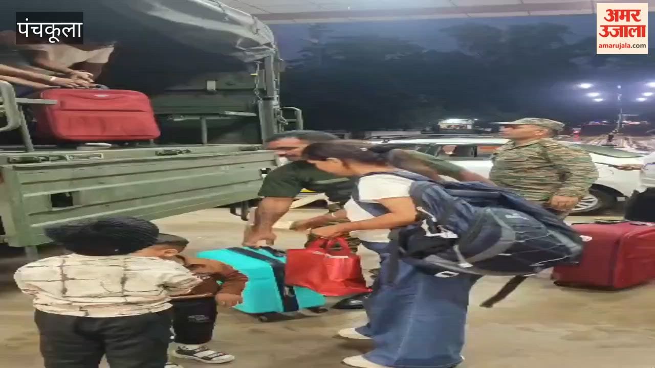 Train halted on Kalka-Shimla rail section due to debris fall.