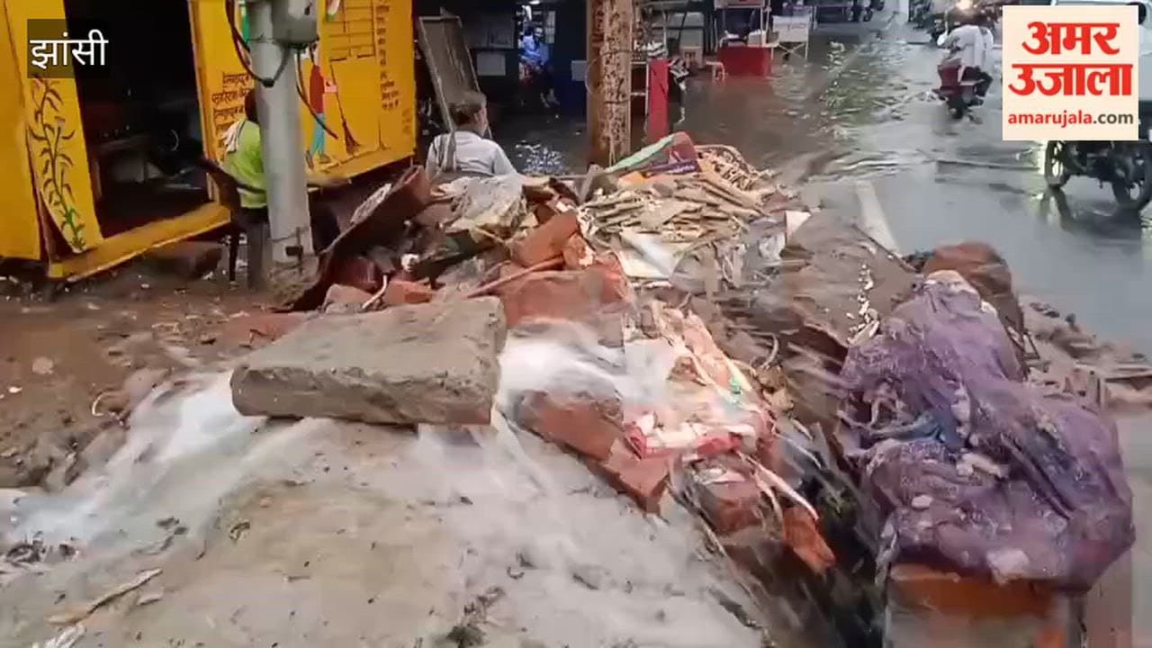 Water is flowing onto the road after a pipeline burst on the culvert near Kargil Park, causing inconvenience to passersby.
