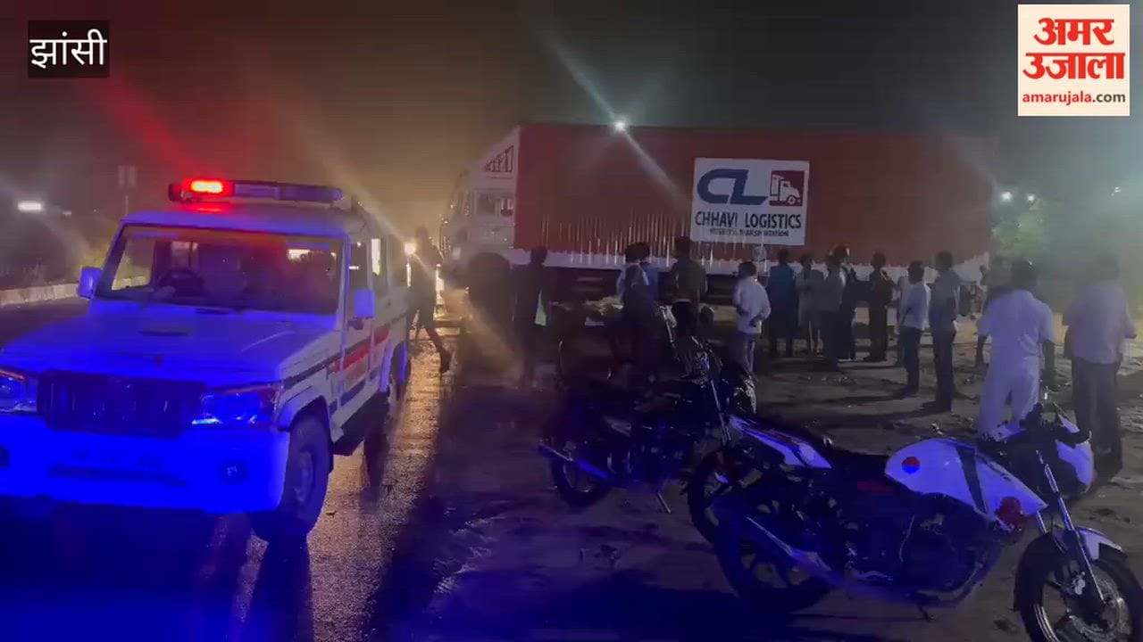 Horrific accident on Jhansi-Lalitpur Highway; woman and young child killed.