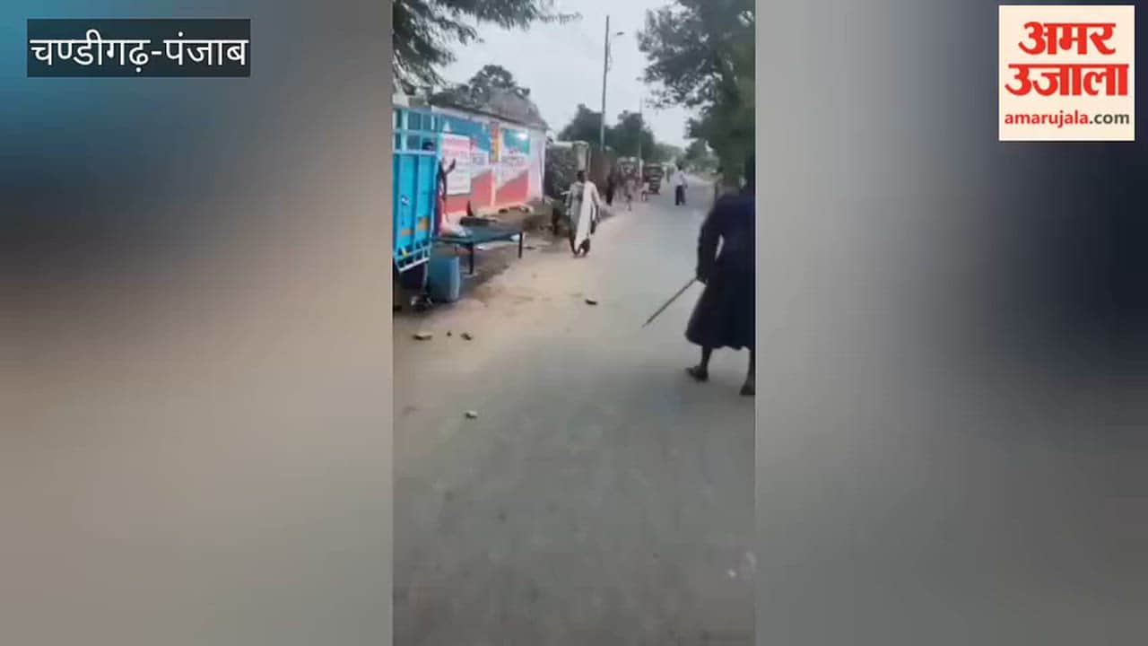 Shiv Sena workers and Nihang Singhs attacked while rescuing cows in Moga, one seriously injured