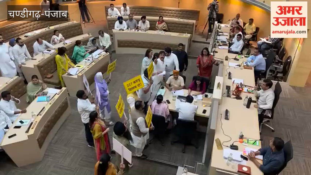 Mayor Saurabh Joshi responded to the ₹227-crore agenda during the Chandigarh Municipal Corporation meeting.