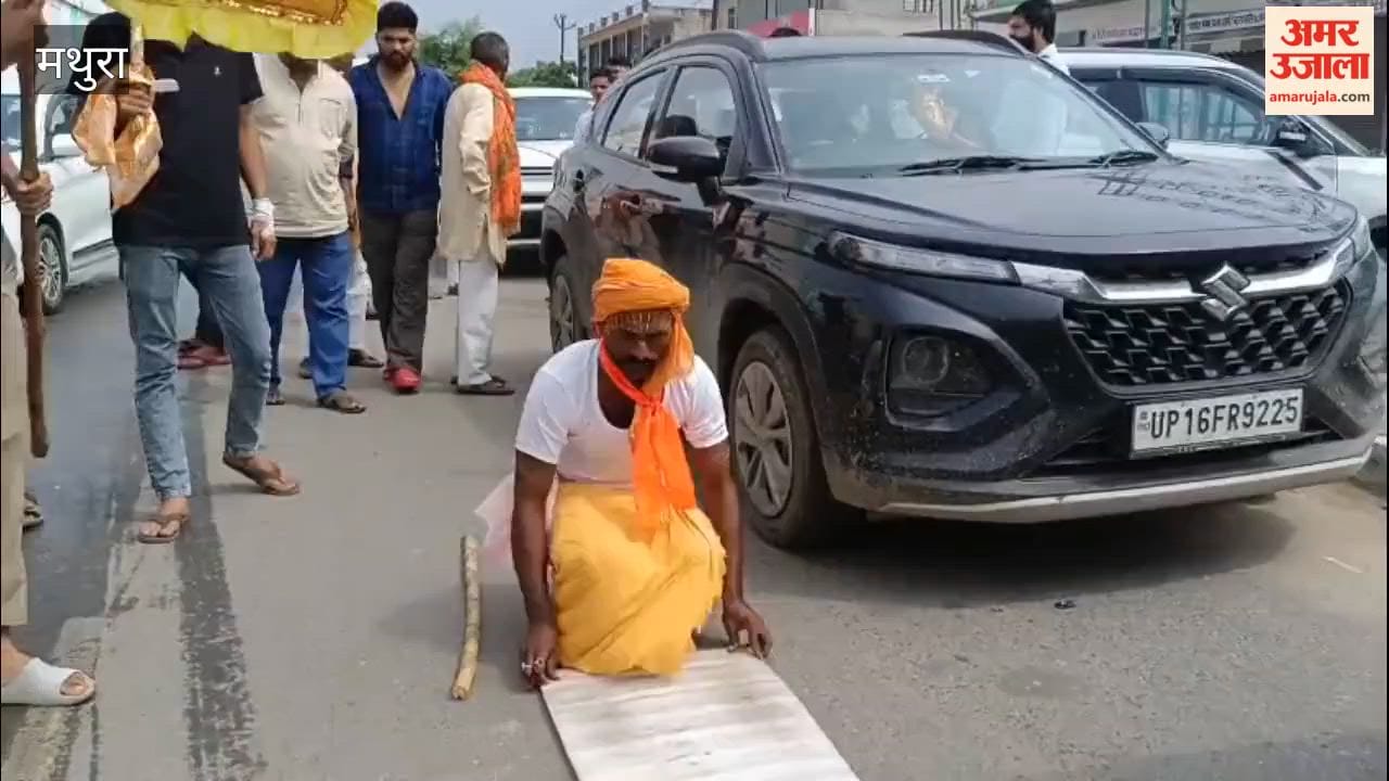 Kanhaiya started a unique prostration journey in the hope of getting the Chhata sugar mill.