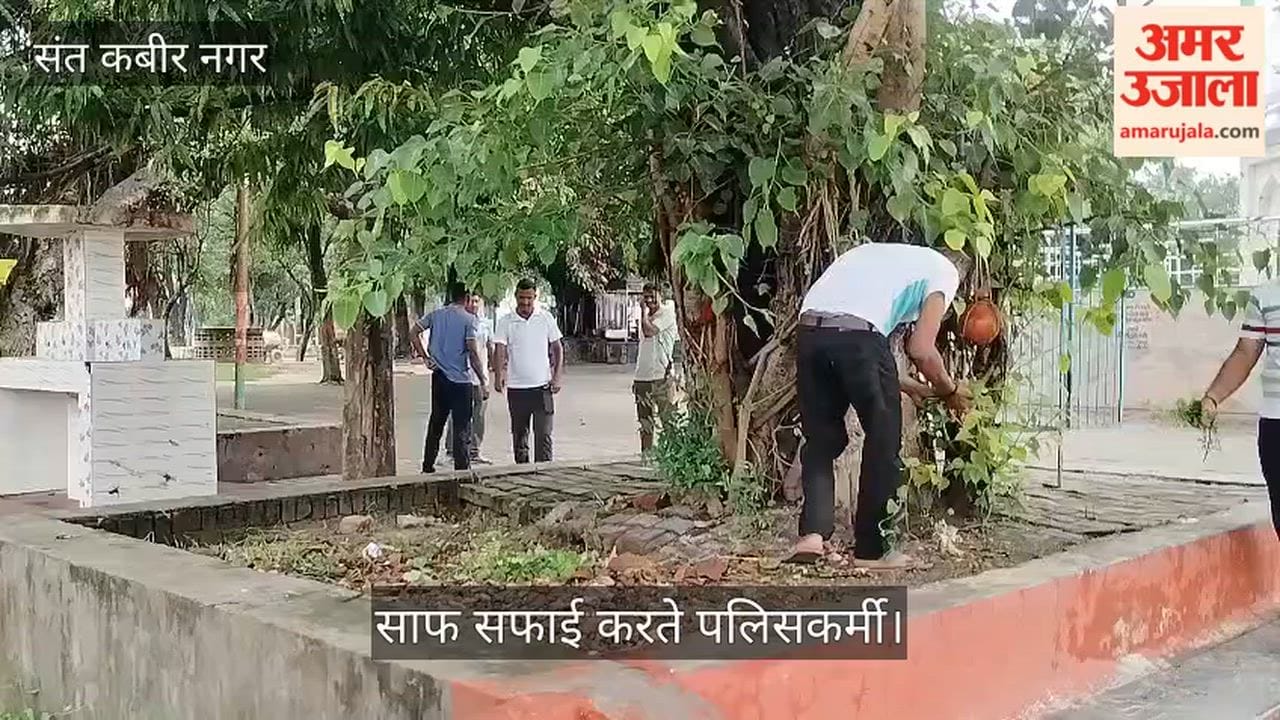 Police conducted a cleanliness drive in temple and pond complexes.