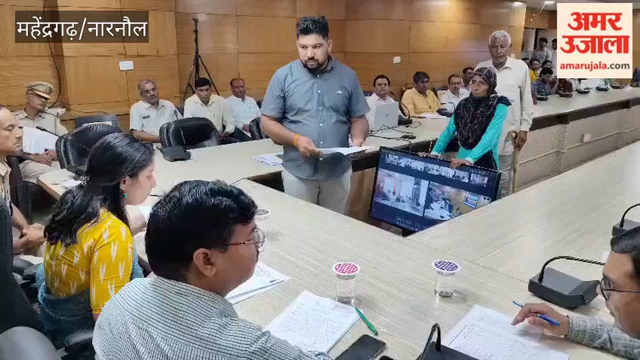 Deputy Commissioner hears 62 grievances at grievance redressal camp in Narnaul.