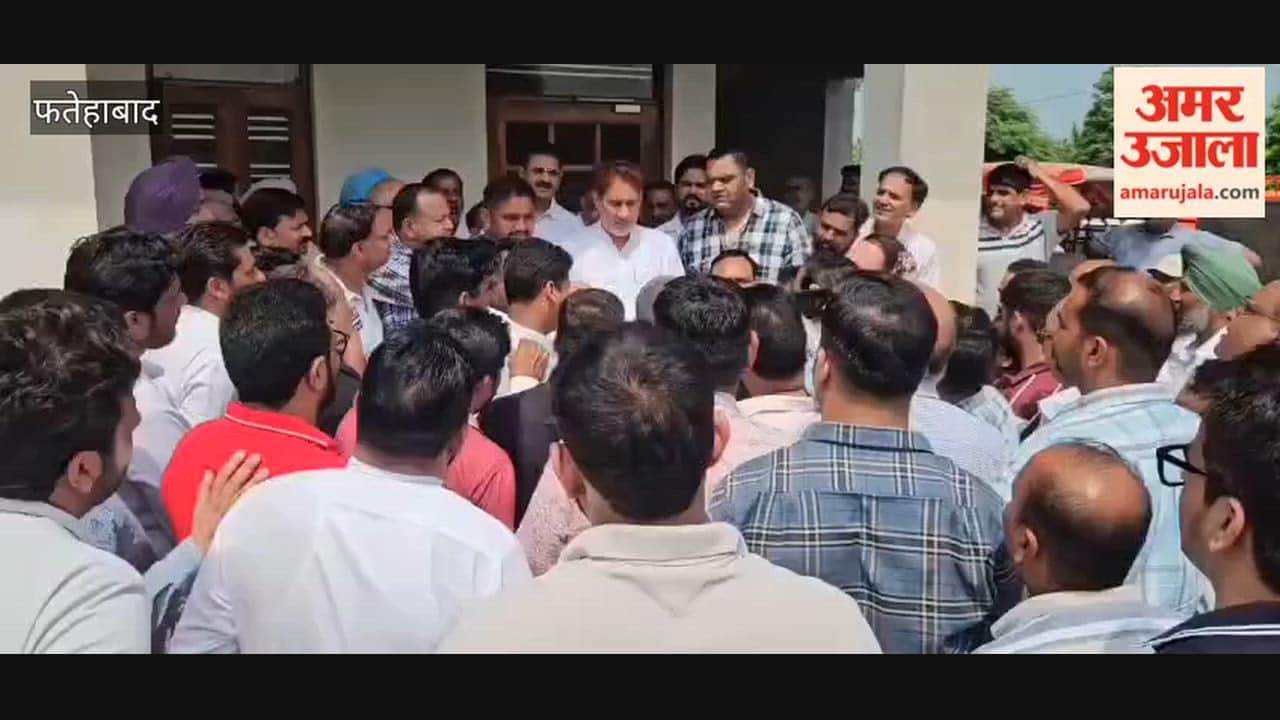 Rice millers from the district met Subhash Barala in Tohana, Fatehabad, and submitted a memorandum addressed to the Union Minister regarding their demands.