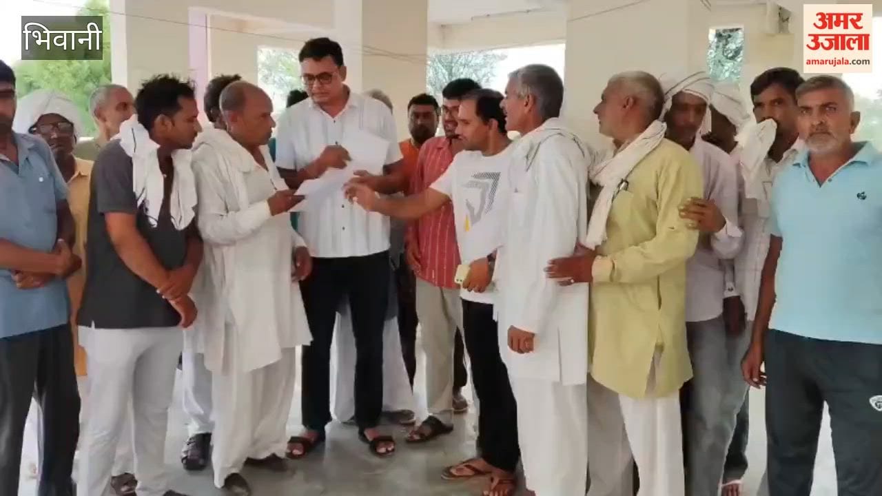 Farmers submitted a memorandum addressed to the Irrigation Minister after the Bhiwani-Jhuppa distributary received no water for six months.