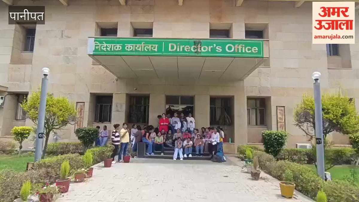 गोहाना मेडिकल कॉलेज में इंटर्न डॉक्टरों से छेड़खानी के बाद सुरक्षा को लेकर धरना, गार्ड बढ़ाने की मांग