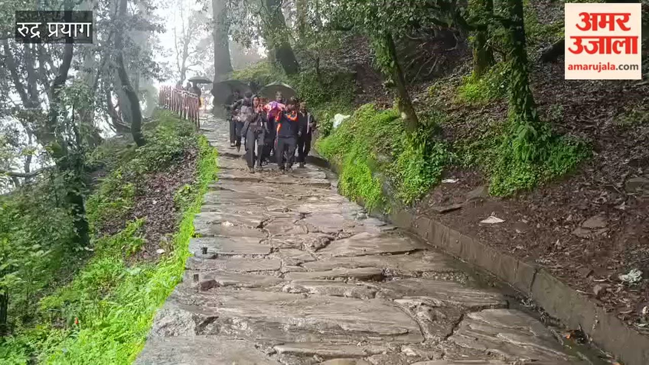 Tourist falls ill at a hotel in the Tungnath-Chandrashila area; carried on shoulders using a stretcher to Chopta.