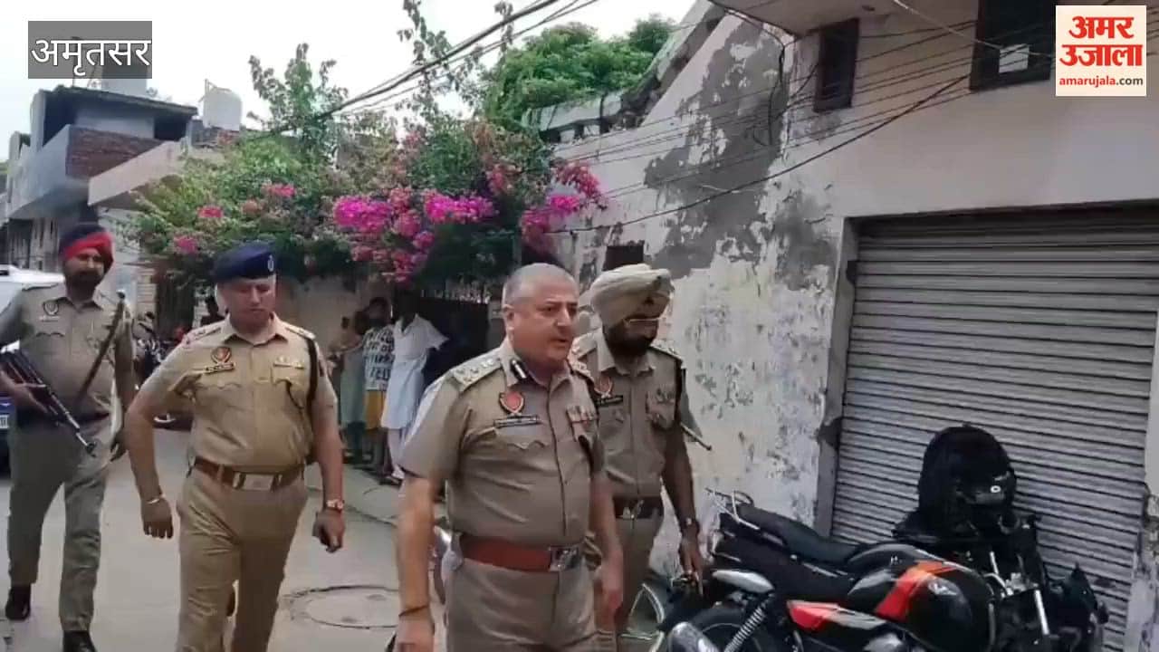 Demolition drive carried out against drug smuggler Arshdeep's illegal construction.