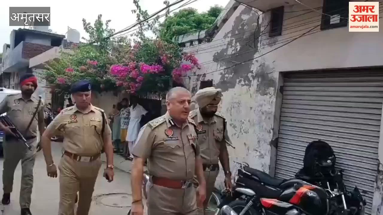 Demolition drive carried out against drug smuggler Arshdeep's illegal construction.