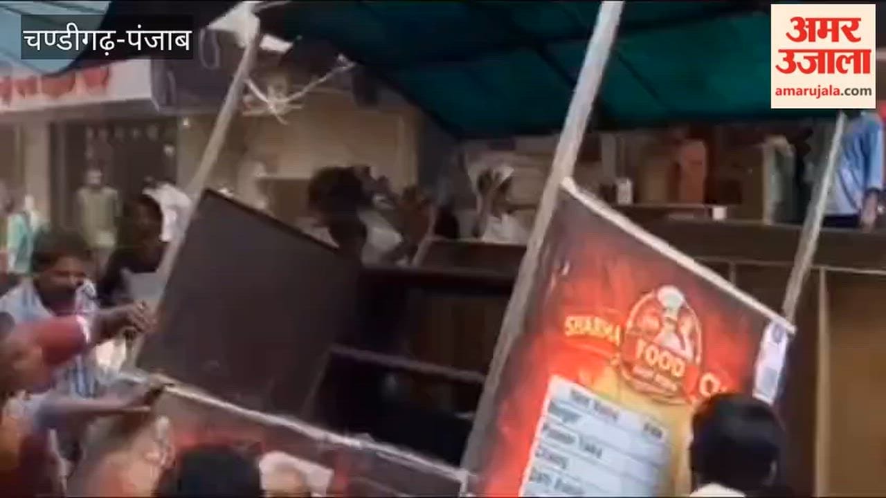 Firozpur Municipal Council removed encroachments from the market.