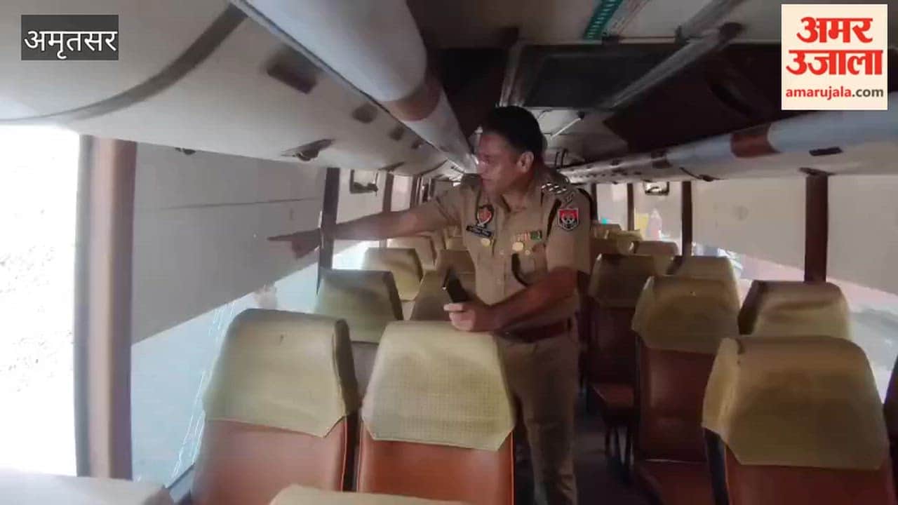 Glasses of SGPC buses broken in Amritsar
