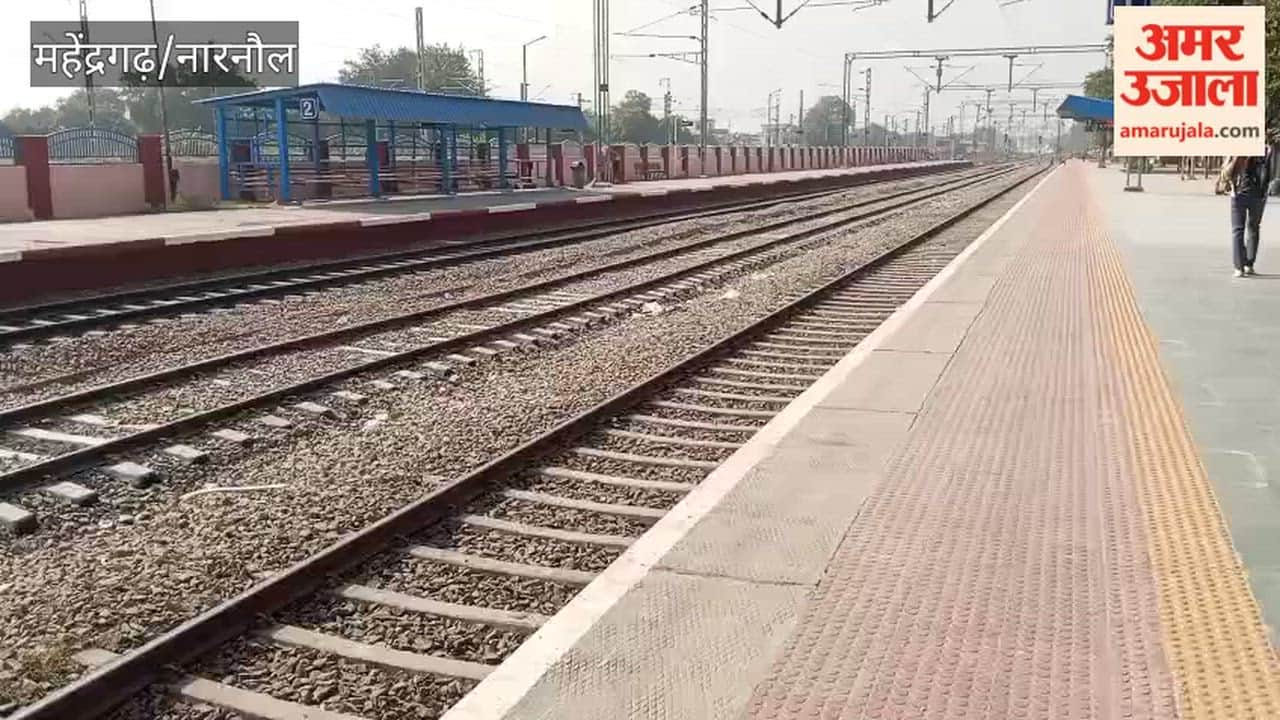 Temporary stoppage of trains at Parsaneu station for the Balaji Hanuman Fair.
