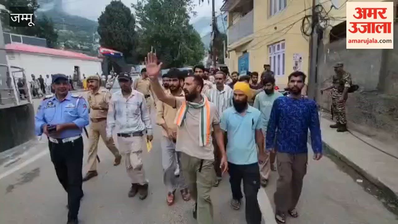 Doda, August 20: An incident involving the alleged assault of e-rickshaw driver Pradeep Singh by a police party in the Akramabad area of Doda late Wednesday night has come to light.