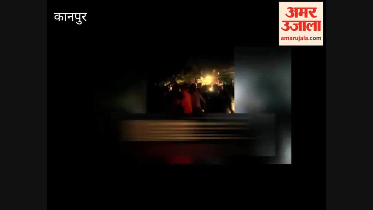 Residents of Mishra Colony, outraged by 24-hour power outage, blocked road and raised slogans