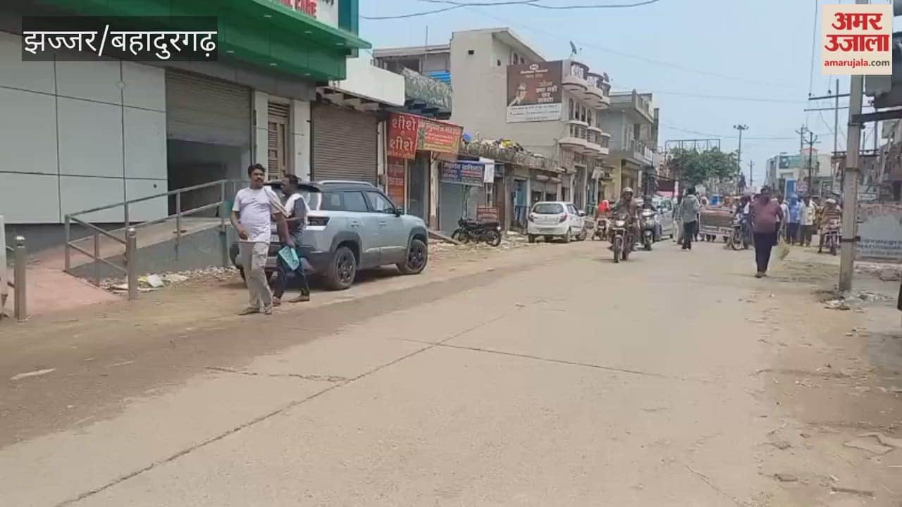 Sanitation workers staged a protest in Jhajjar and distributed leaflets demanding an end to the contract system.