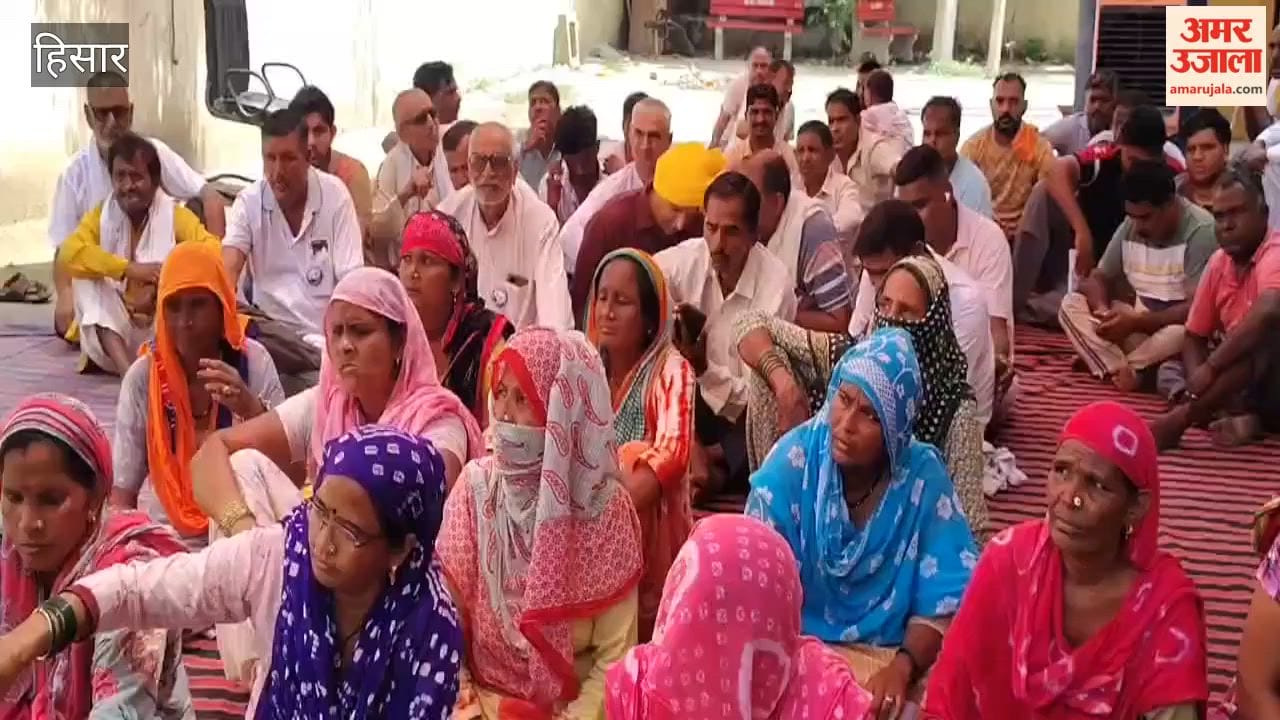 Sanitation workers' strike in Hansi continues for the 17th day.