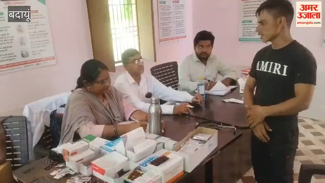 बदायूं के बीबीपुर गांव में डेंगू का प्रकोप, अव्यवस्था के विरोध में कांग्रेस जिलाध्यक्ष ने शुरू किया धरना