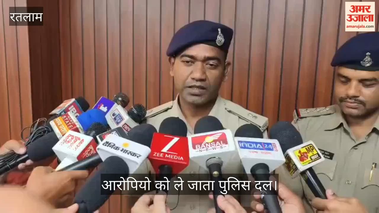 Narcotics were being smuggled in a container, hidden beneath blankets; 106 kg of poppy husk seized