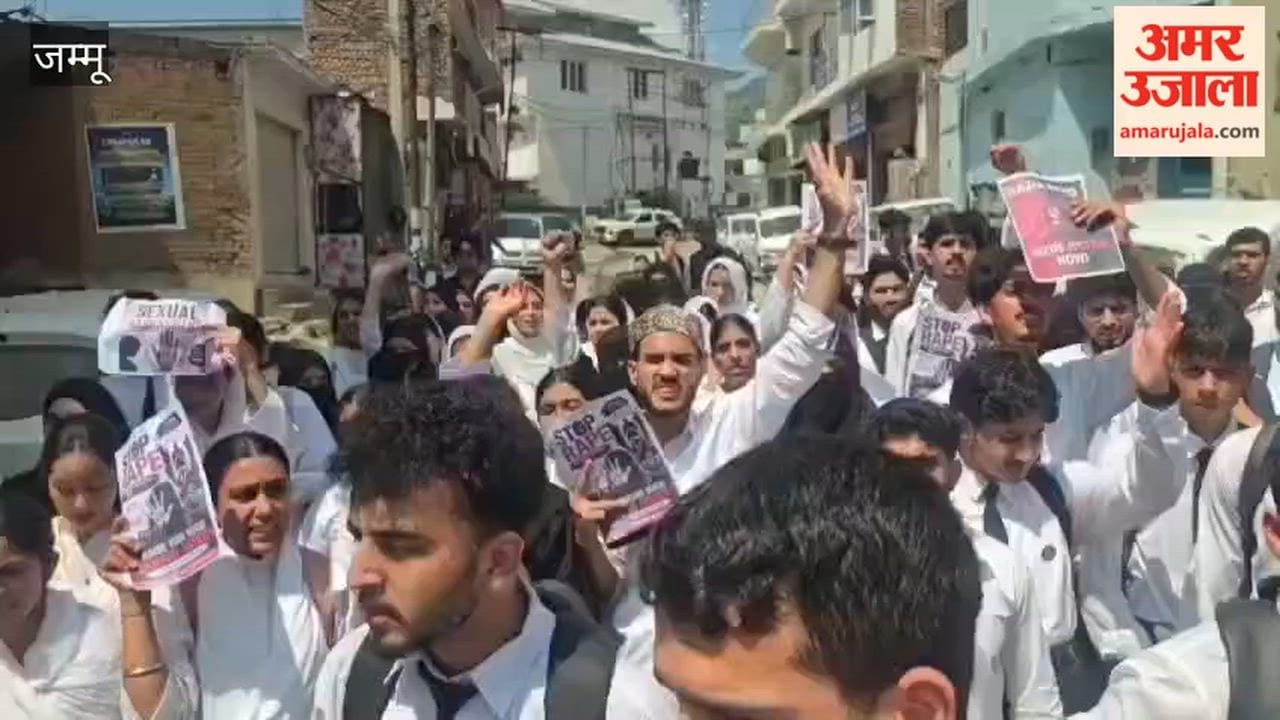 GDC Doda students take to the streets over the death of a 14-year-old minor