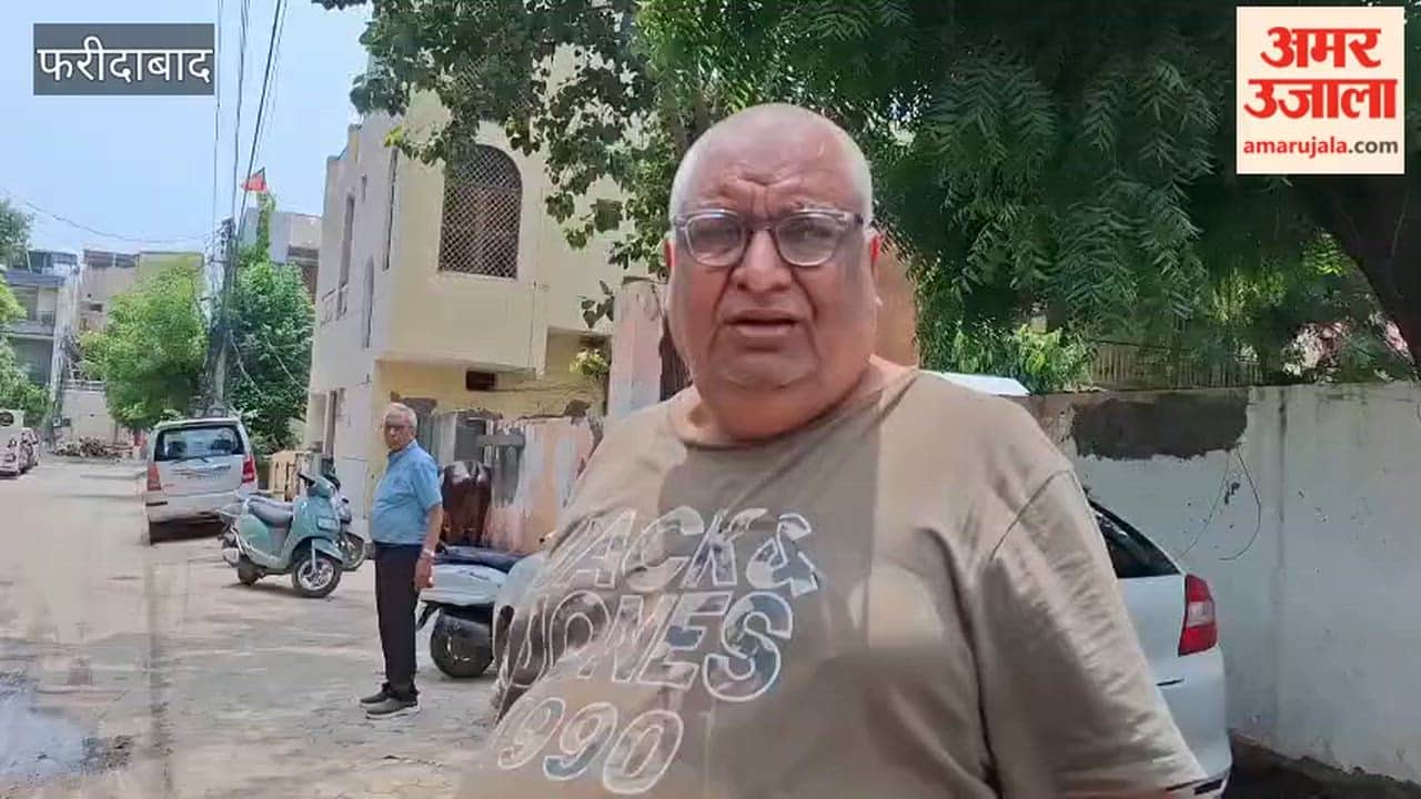Residents of Faridabad Sector-10 are troubled by waterlogging