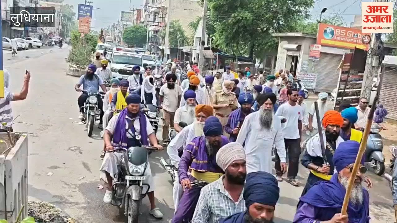 Nihangs took out a march in Jagraon and raised slogans against the Punjab government.