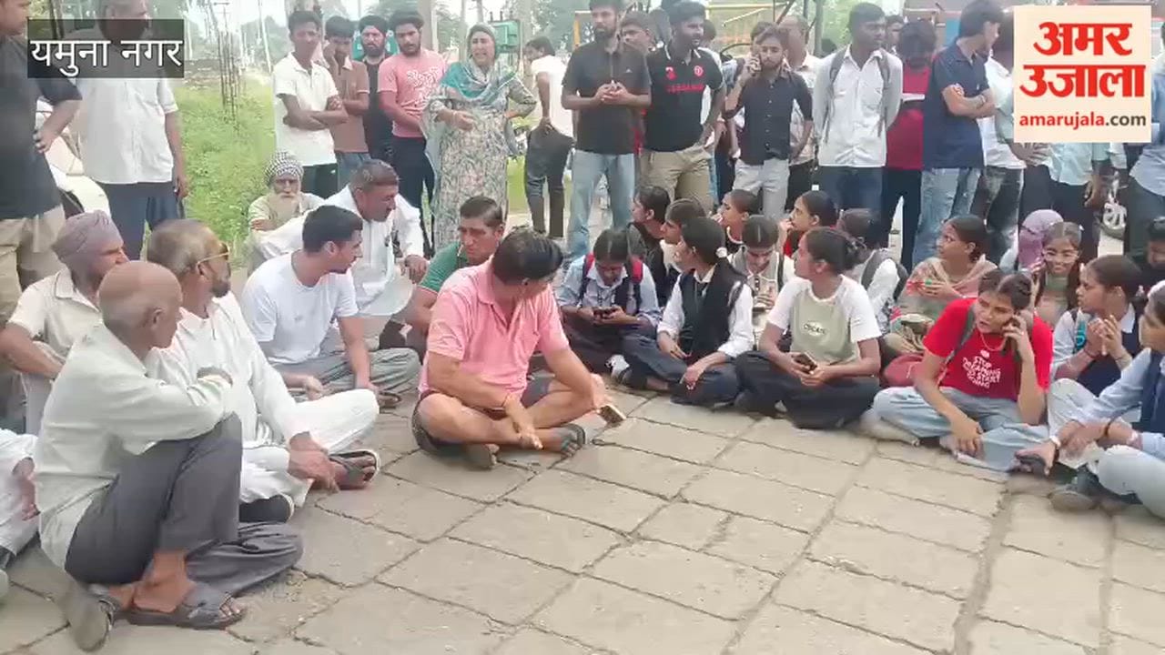 Angered by a shortage of buses in Yamunanagar, female students and villagers staged a road blockade; students sat on the road in Pabni.