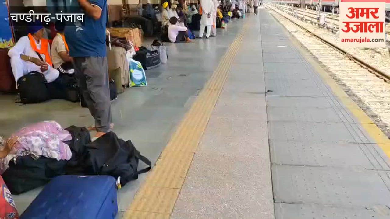 Ferozepur Cantonment Railway Station abuzz with pilgrims heading to Hazur Sahib.