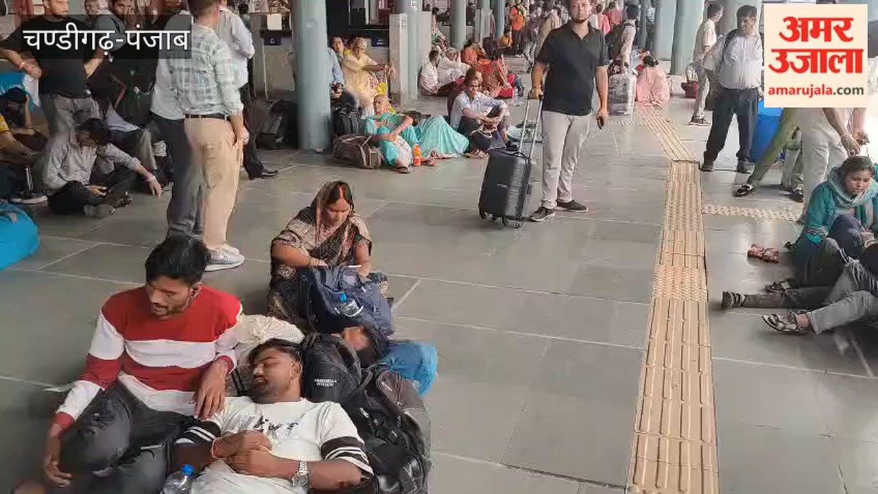 Punjab Bandh: Passengers stranded at the Chandigarh Sector 43 bus stand.