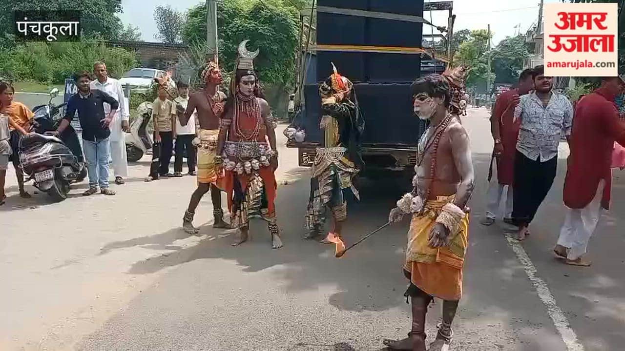 A grand procession was taken out for the idol installation ceremony, receiving a rousing welcome at various places along the route