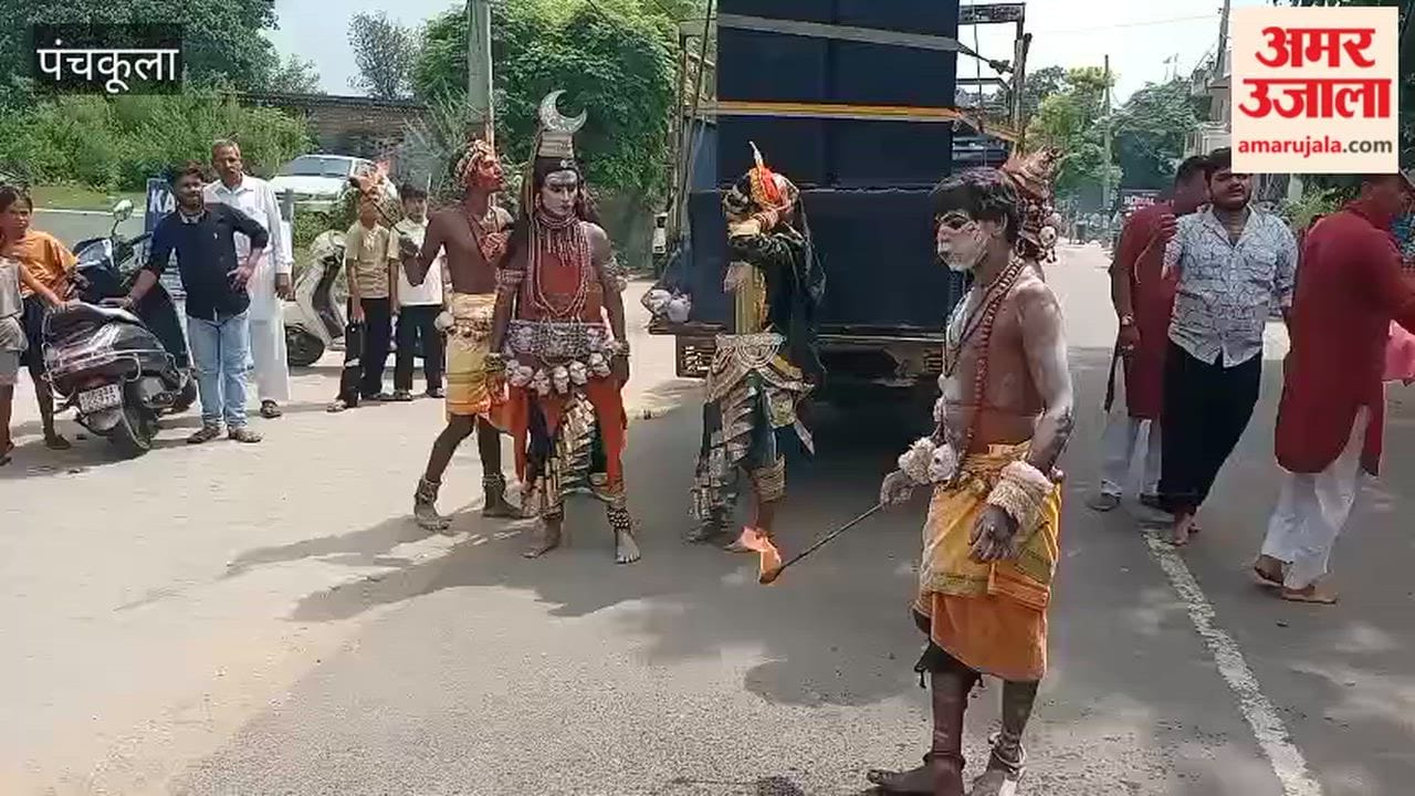 A grand procession was taken out for the idol installation ceremony, receiving a rousing welcome at various places along the route