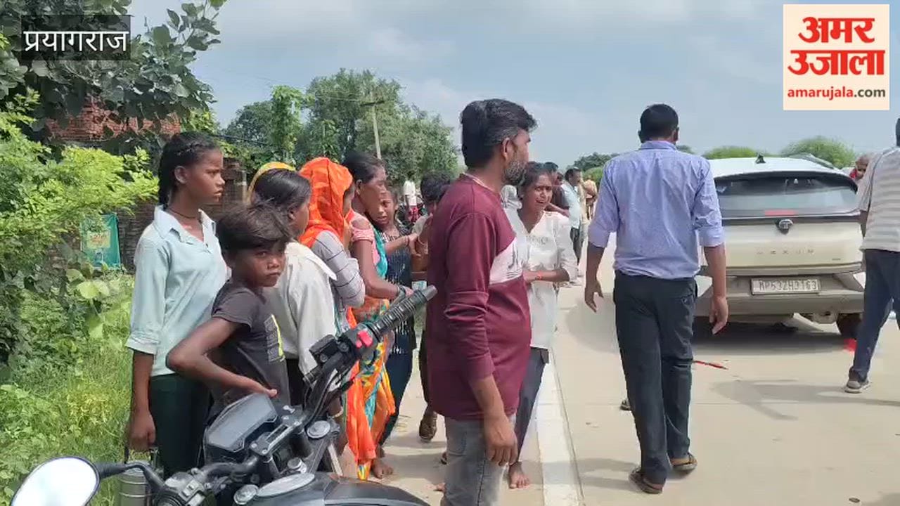 Tractor overturns on the highway at Naribari in the Shankargarh area; several injured, chaos and screams ensue.