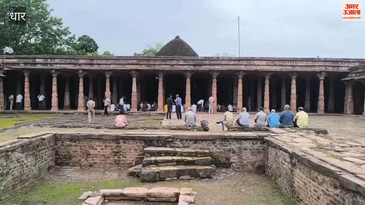 A Day of FaithWorship performed at Bhojshala; Namaz offered at the rear
