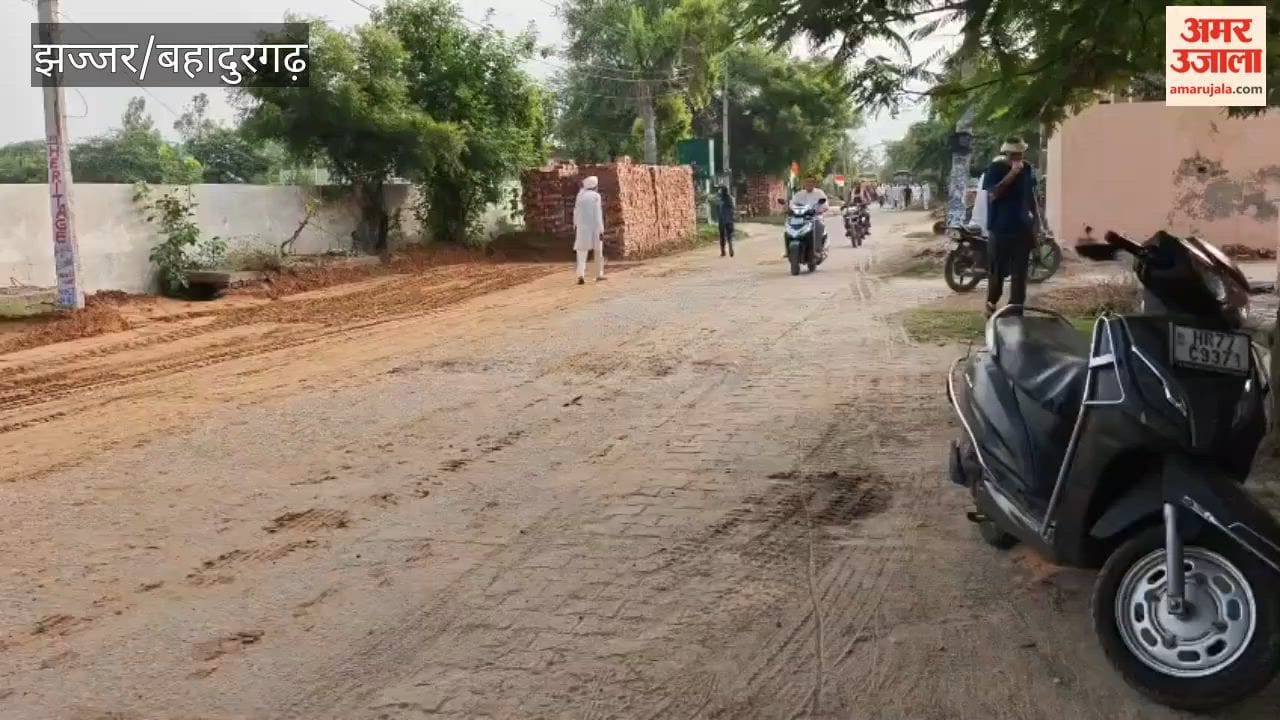Surendra Kadyan, a soldier from Baghpur, passes away; last rites performed with military honors.