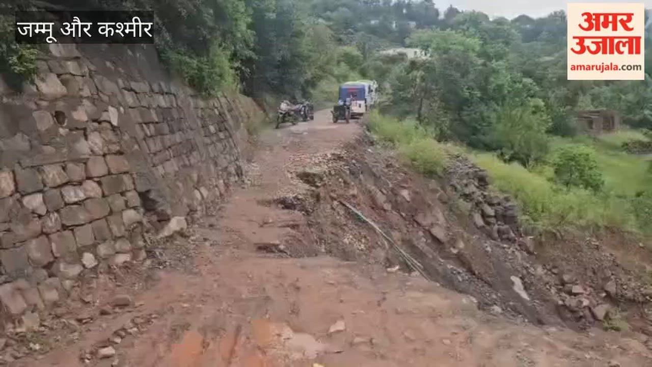 Dilapidated Dhalwas-Savani road in Ramban becomes a major problem
