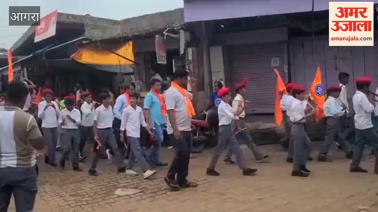 Little children took out grand Kanwar Yatra in Jagner