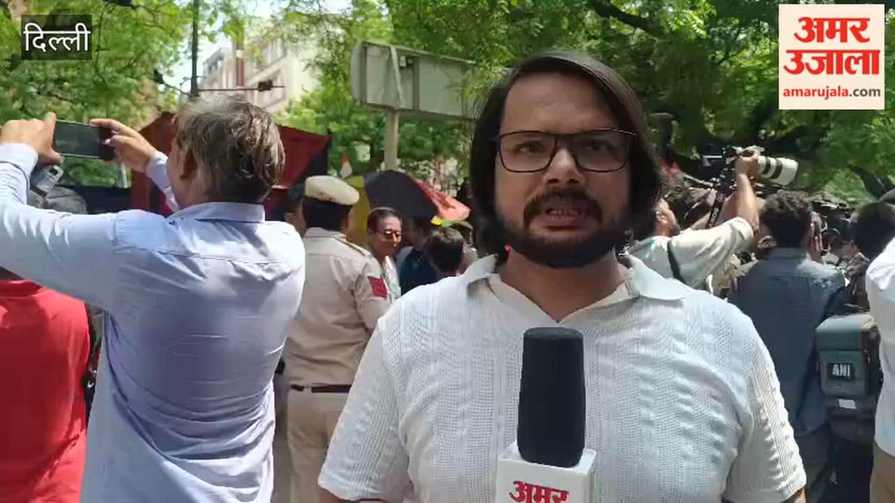 Rahul Gandhi protest at Sansad Marg police station demanding registration of  FIR regarding injured Sahil