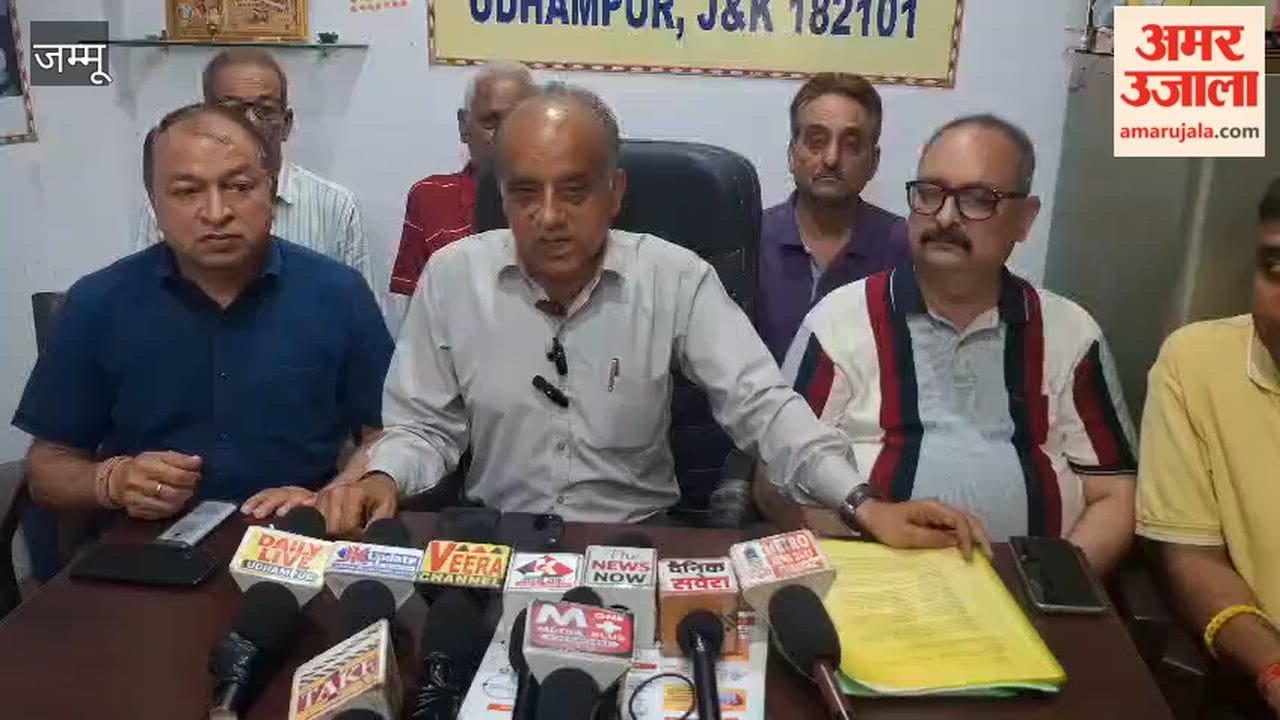 The traders' association has expressed concern over the continuous opening of 'smart markets' in the city.