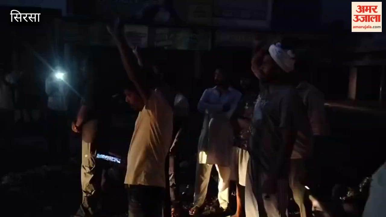 After Sirsa, the administration conducted a cleanliness drive in Dabwali and removed garbage at night.