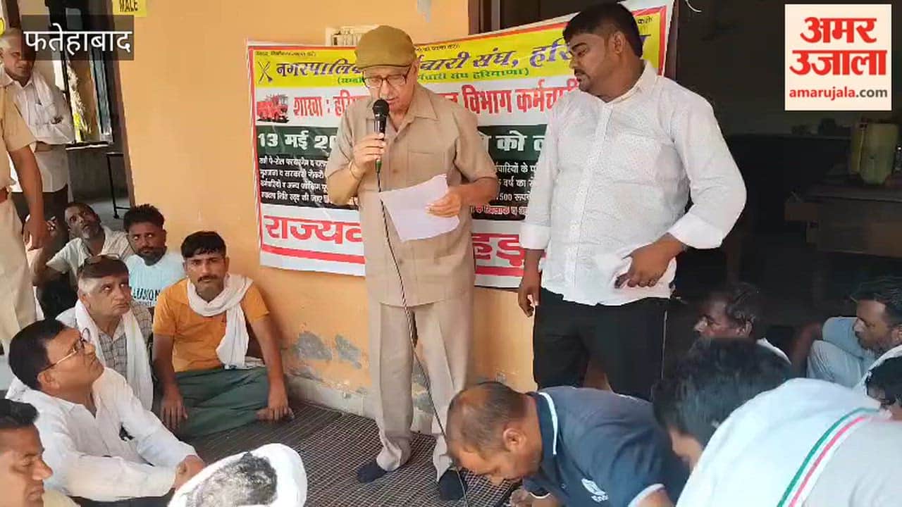 Congress MLA Paramvir visits the sanitation workers' protest in Tohana; says their demands are legitimate and he will raise the issue in Legislative Assembly