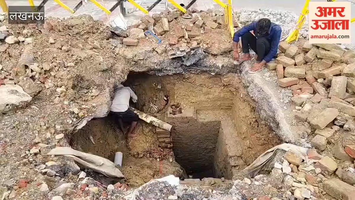 लखनऊ के इंदिरा नगर में मुख्य सड़क धंसने से फटी पानी की पाइपलाइन, सीवर चैंबर भी क्षतिग्रस्त