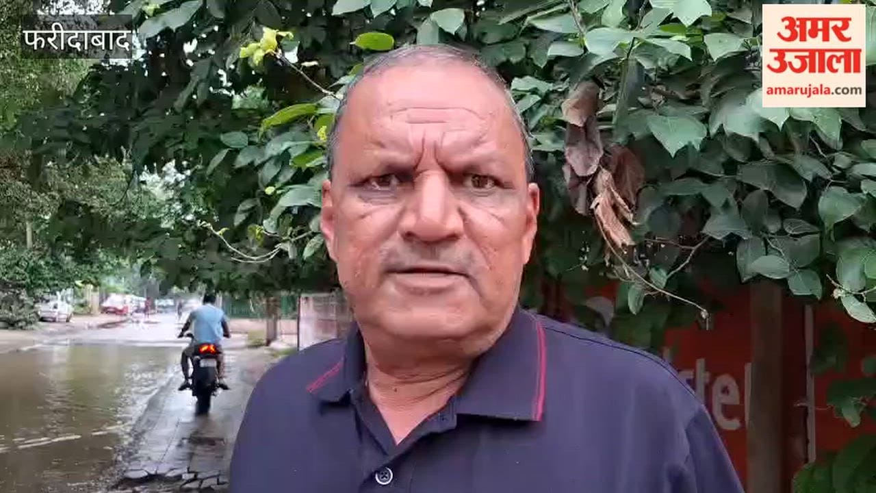 Residents of Faridabad Sector-7 are troubled by waterlogging and filth