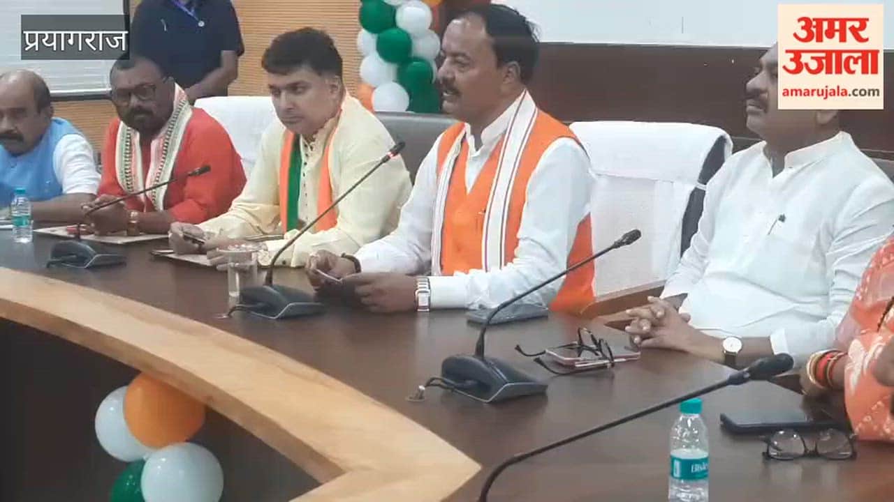 Honorarium for cooks increased; Deputy Chief Minister hands over symbolic cheque.