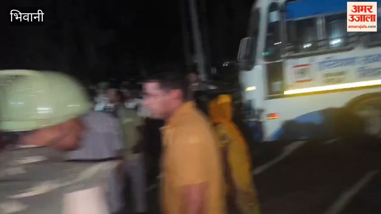 Administration steps in to restore sanitation services in Bhiwani under the cover of darkness; police and employees face off