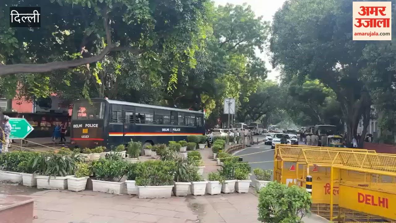 Protesters are arriving at Jantar Mantar in support of Remove Reservation movement