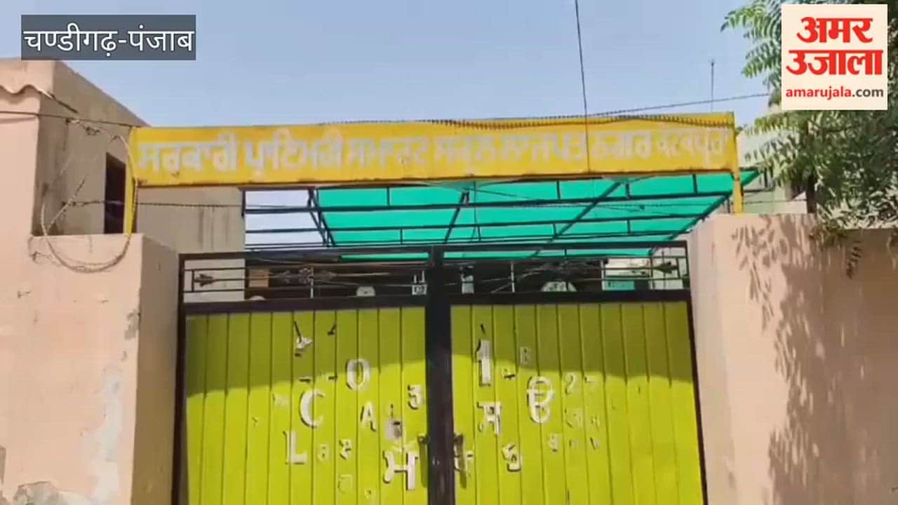 Condition of 44-year-old government school dilapidated; 130 children forced to study under a tin shed